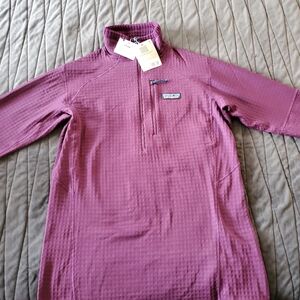 NWT Patagonia Women's Plum Pullover